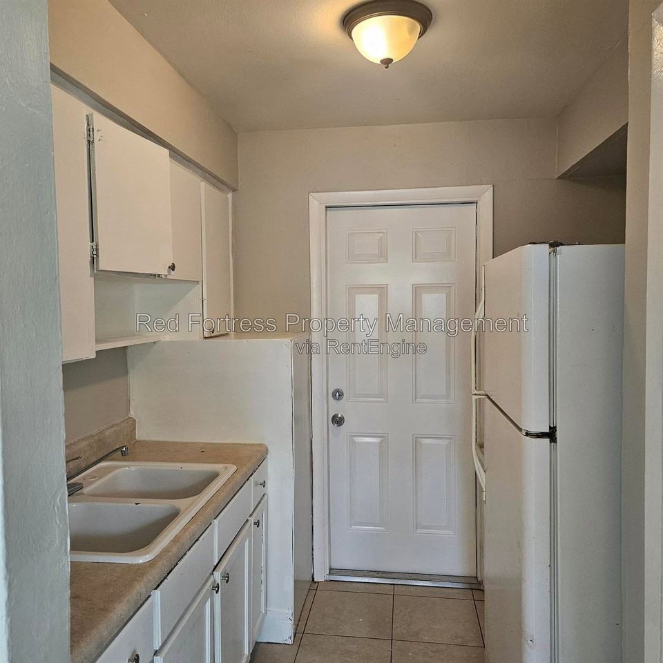 5455 7th Ave - Photo 2 of 5