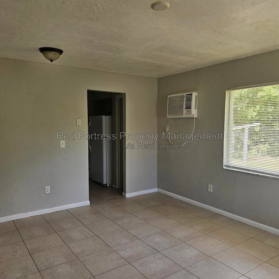 5455 7th Ave - Photo 5 of 5