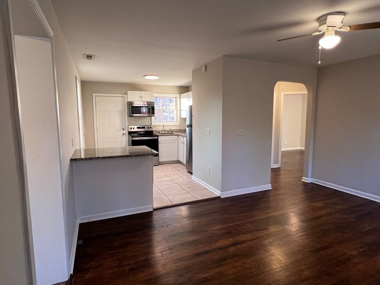 4608 Eastover Ave - Photo 4 of 18