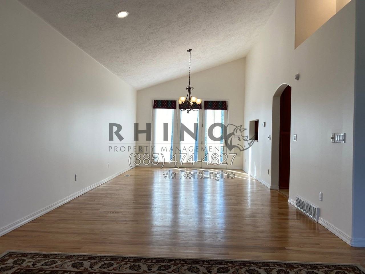 1106 E Birchbrook Cir - Photo 2 of 8