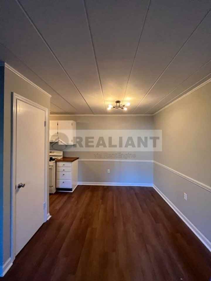 1606 Alexandria Dr #2 - Photo 4 of 7