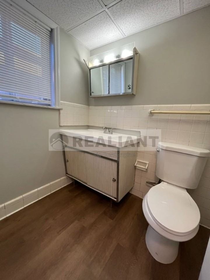 1606 Alexandria Dr #2 - Photo 5 of 7