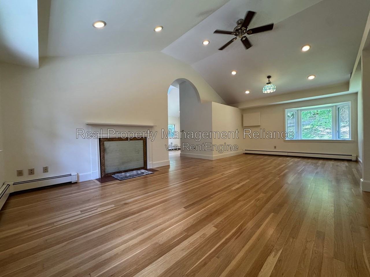 175 Highland St - Photo 5 of 19