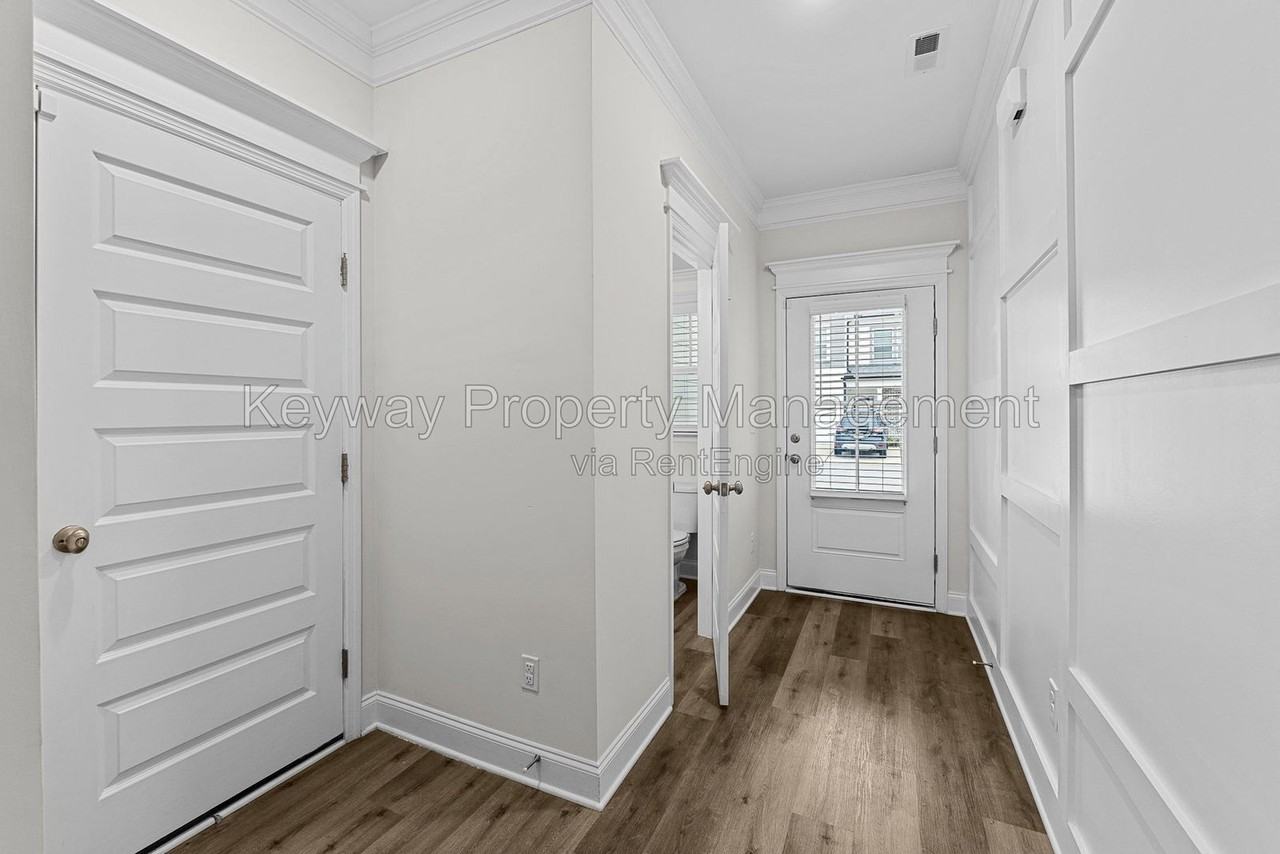 315 Sumac Trl - Photo 4 of 20