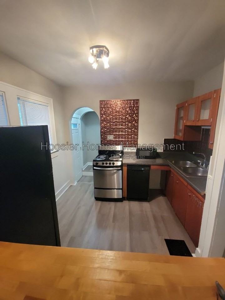 1024 E Bradbury Ave #1024 - Photo 6 of 14