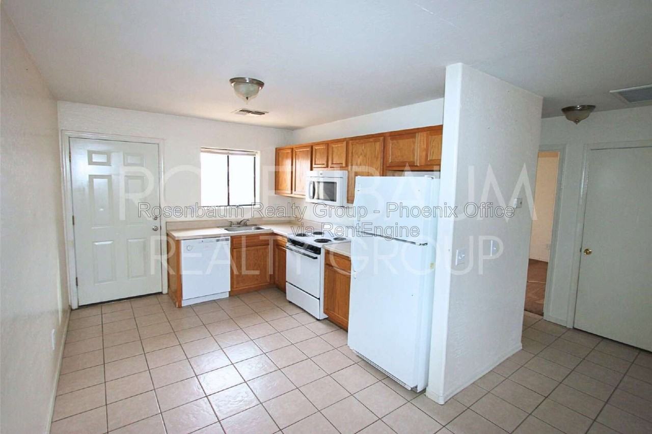 15588 S Yava Rd #B - Photo 3 of 10