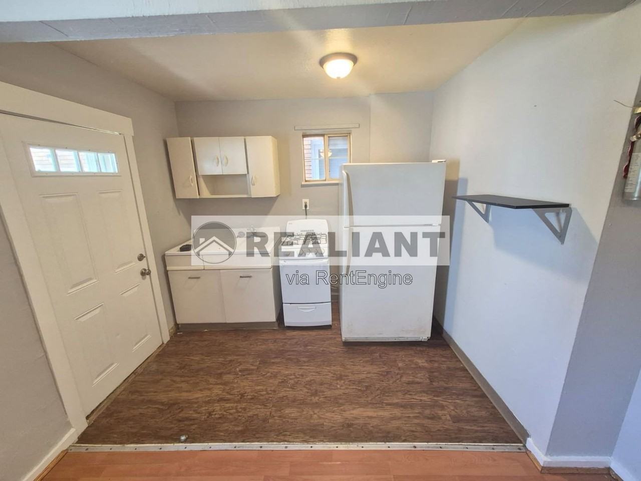 805 Oak St #2 - Photo 2 of 10