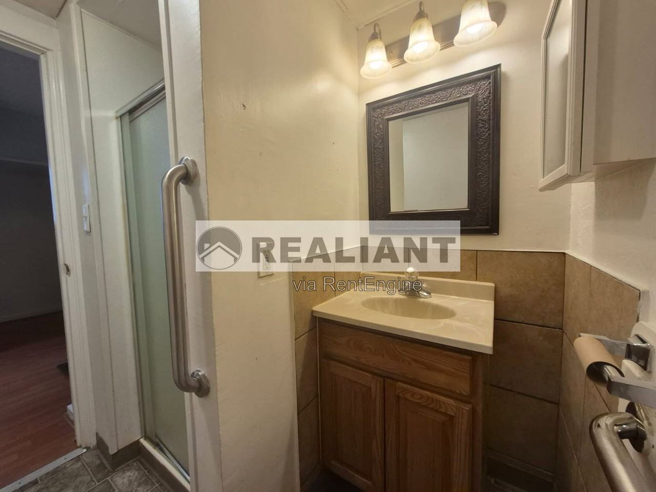 805 Oak St #2 - Photo 3 of 10