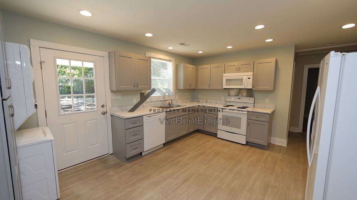 102 E Edgewood Dr - Photo 6 of 18