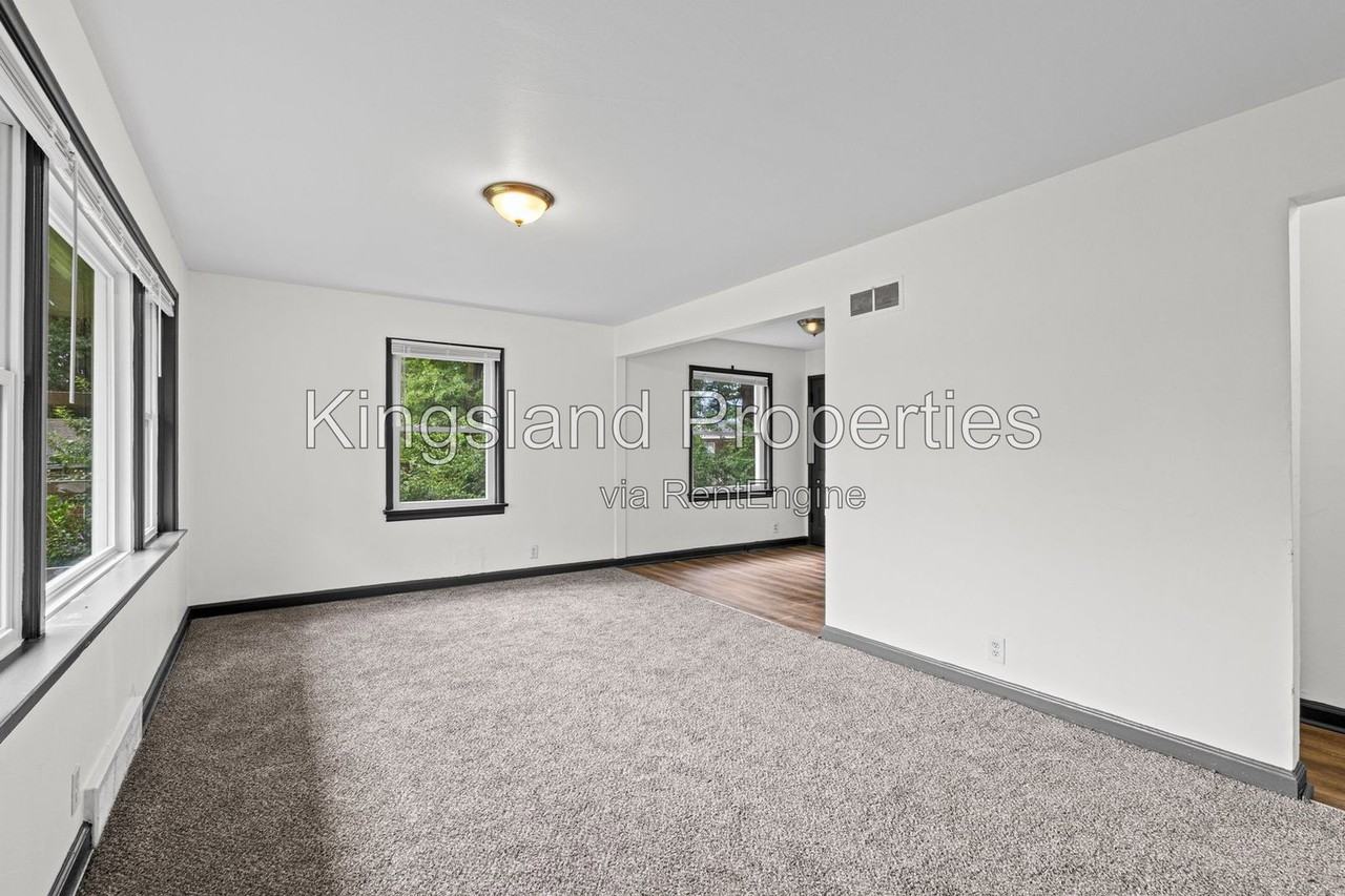 9169 Newby St - Photo 3 of 18