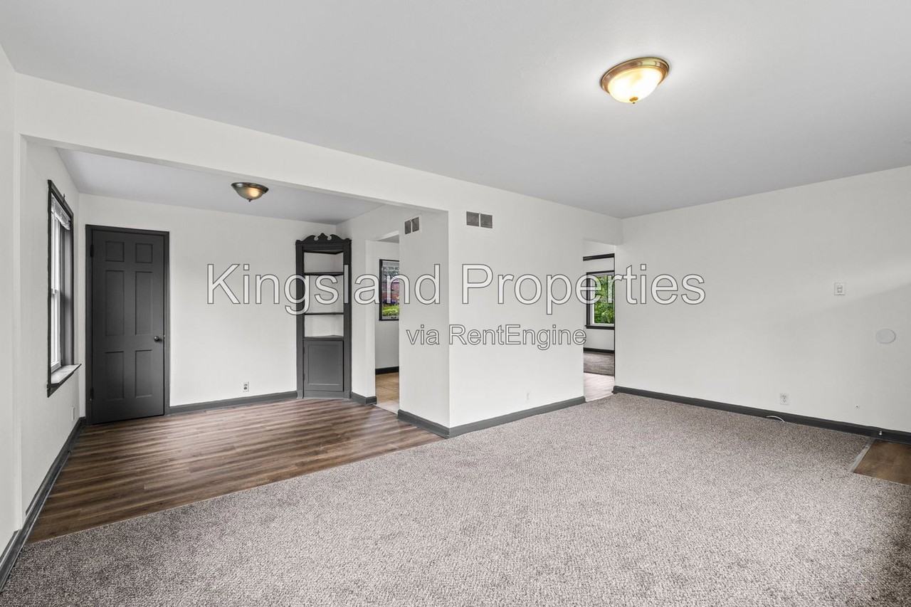 9169 Newby St - Photo 5 of 18