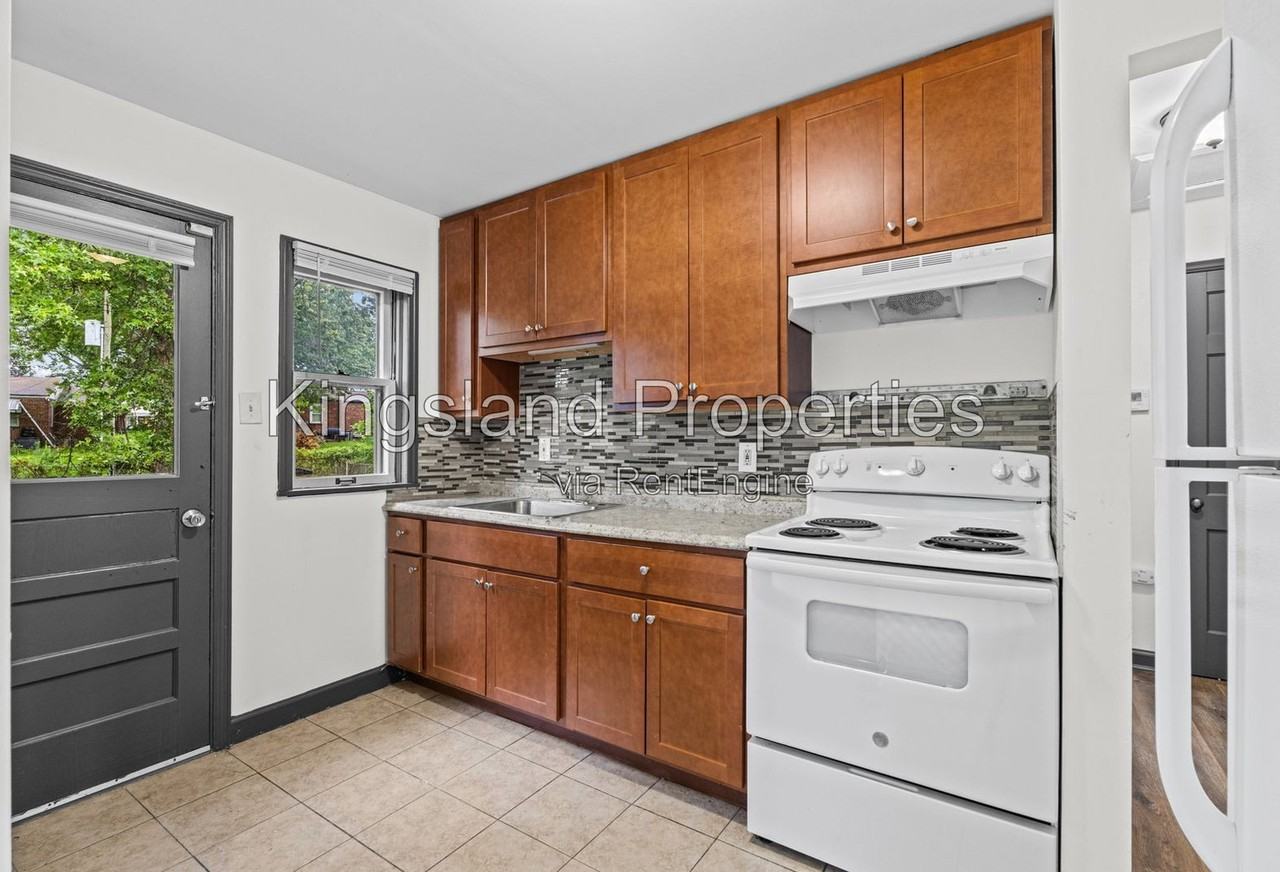 9169 Newby St - Photo 7 of 18
