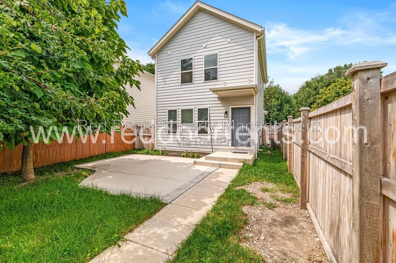 1639 Sheldon St - Photo 4 of 27