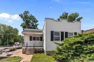featured image of 4078 Meramec St