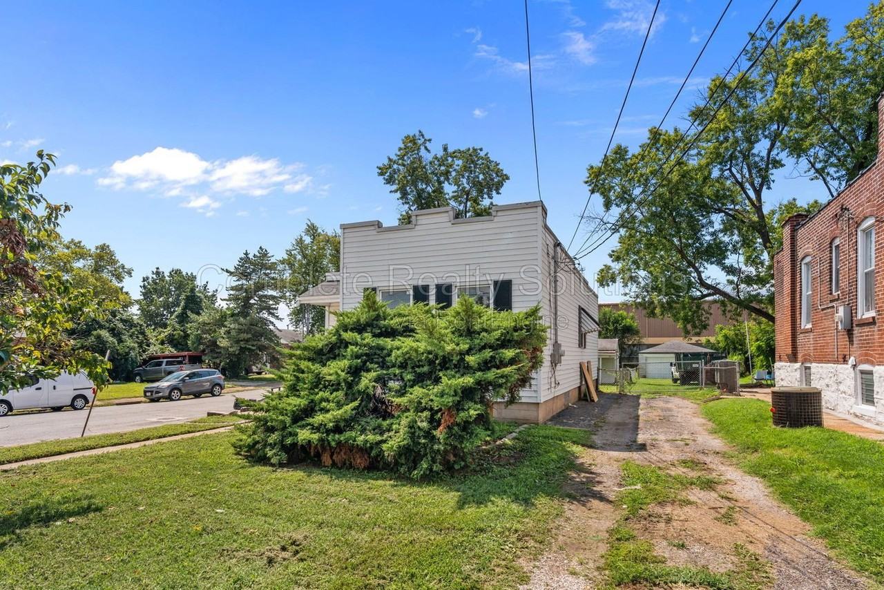 4078 Meramec St - Photo 3 of 28