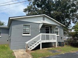 featured image of 915 Cleveland St