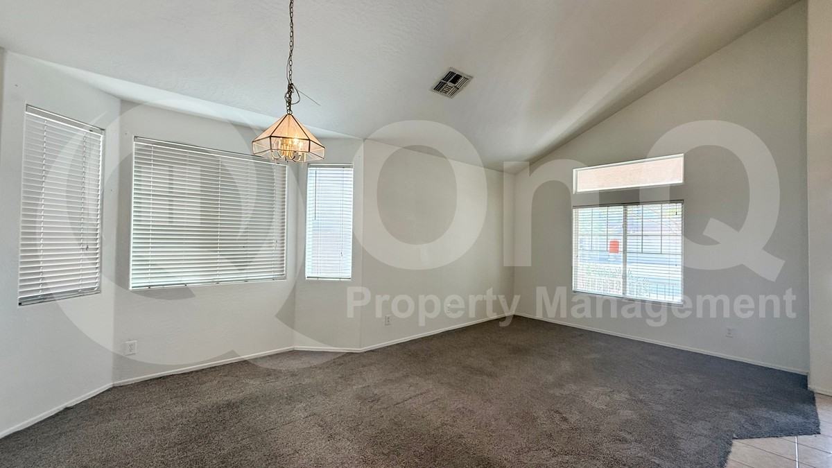 15346 W Laurel Ln - Photo 5 of 20