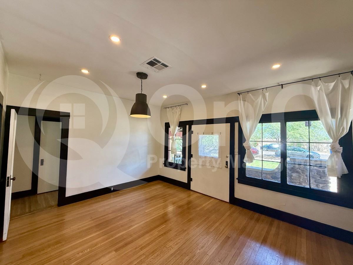 507 E Moreland St #1 - Photo 5 of 29