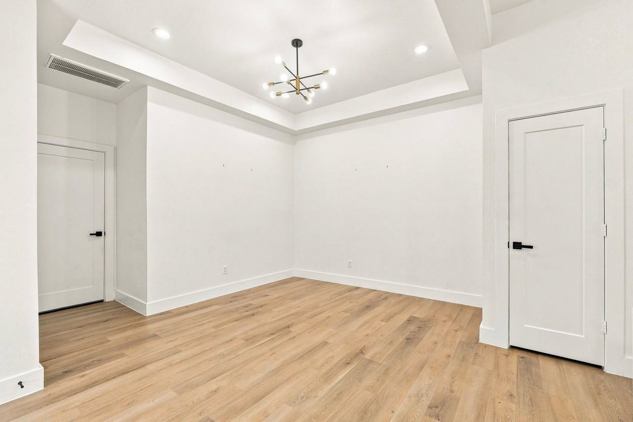 4217 Hare St - Photo 6 of 27