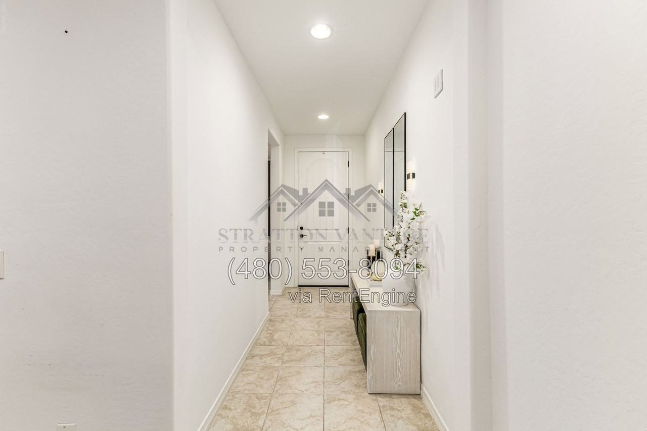 11418 S 53rd Ave - Photo 6 of 39