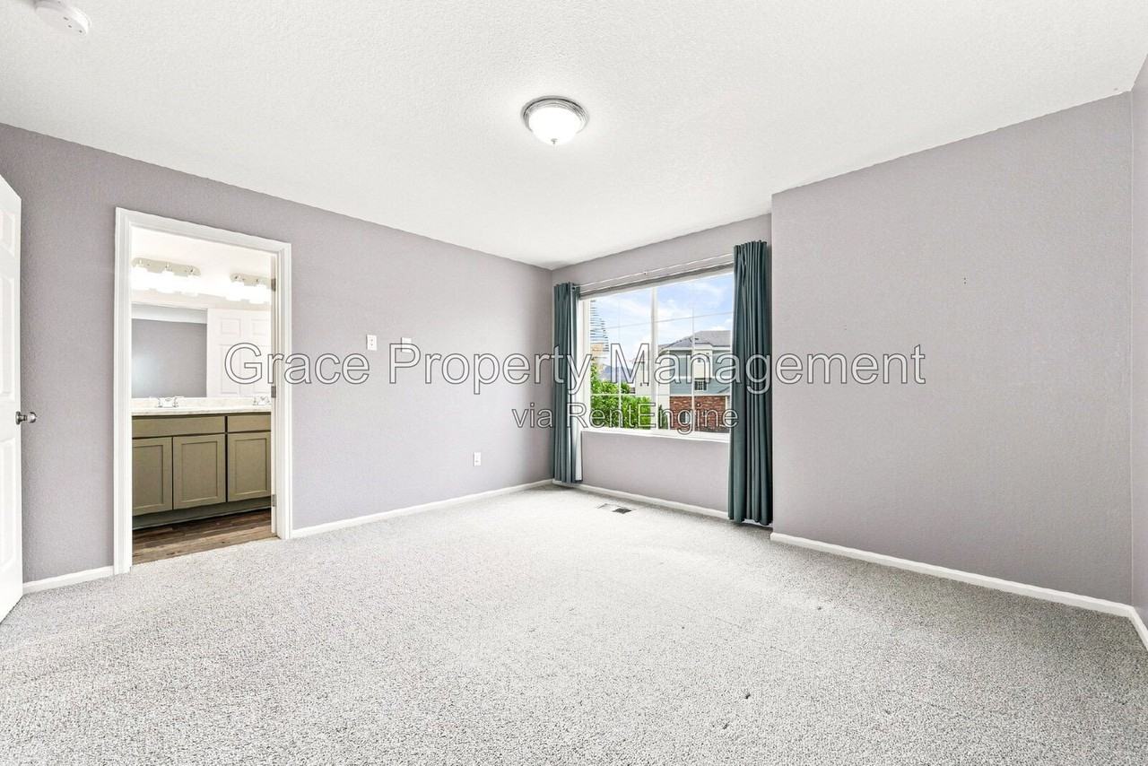 4553 N Quemoy St - Photo 6 of 16