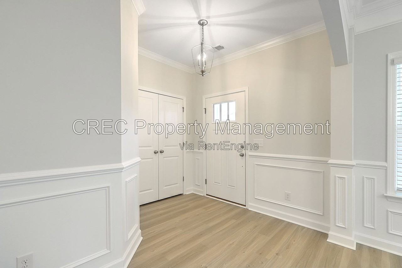 536 Dunswell Dr - Photo 2 of 37