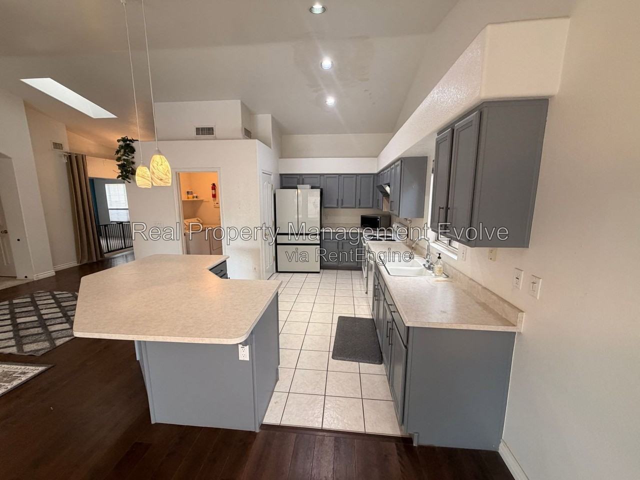 2227 E Edna Ave - Photo 3 of 18