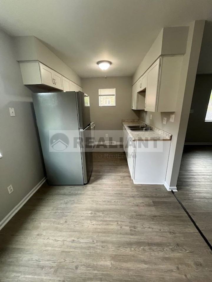 487 Whispering Hills Dr - Photo 4 of 18