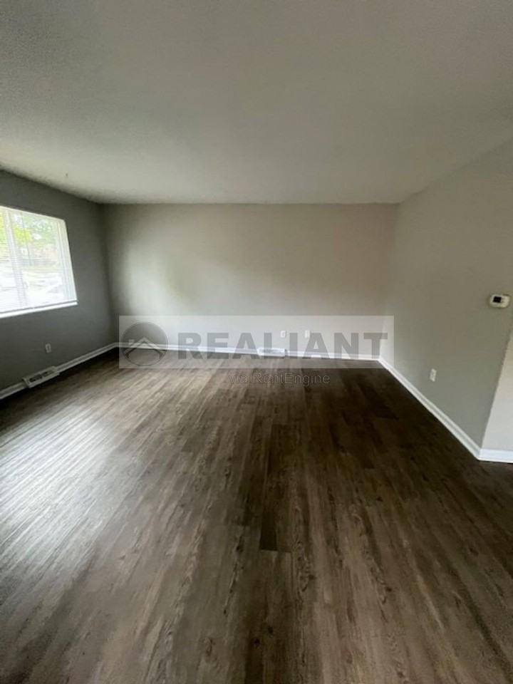 487 Whispering Hills Dr - Photo 6 of 18