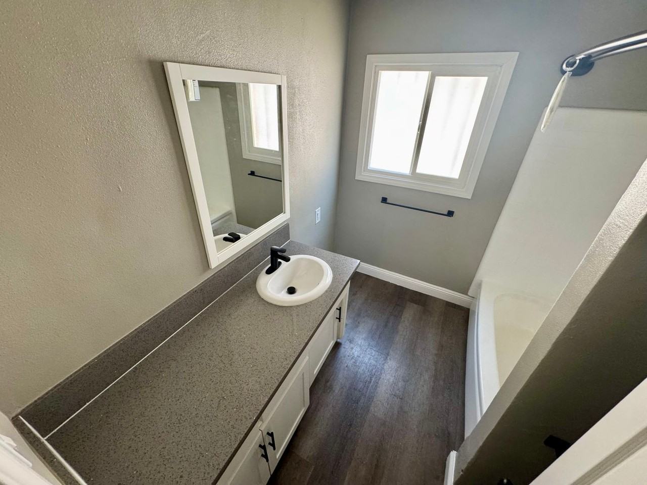 4046 Coco Ave Properties LLC - Photo 5 of 24