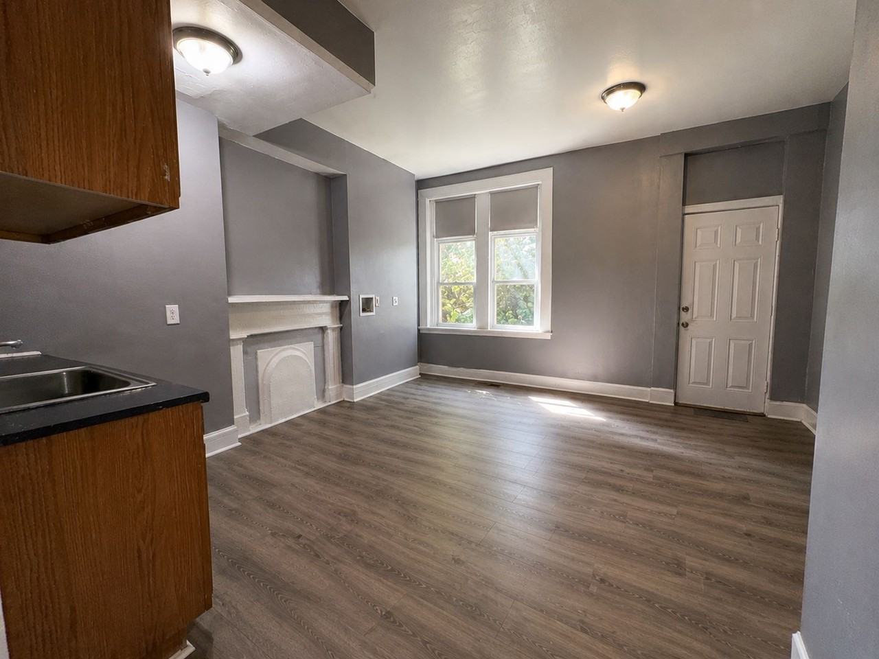 2281 Vine St - Photo 4 of 18