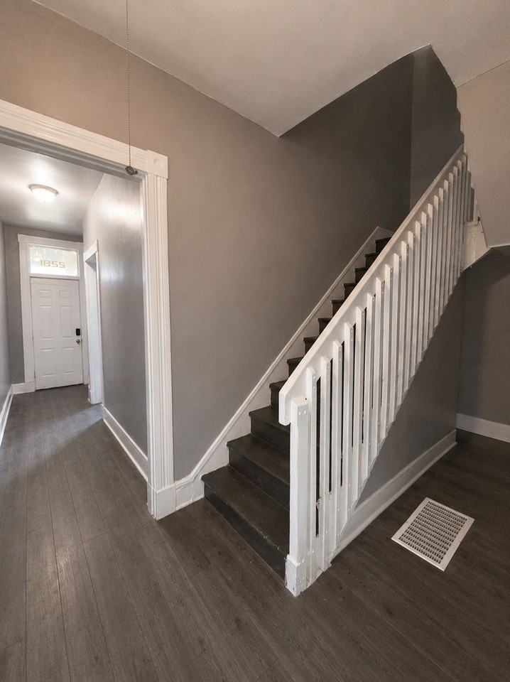 2281 Vine St - Photo 5 of 18