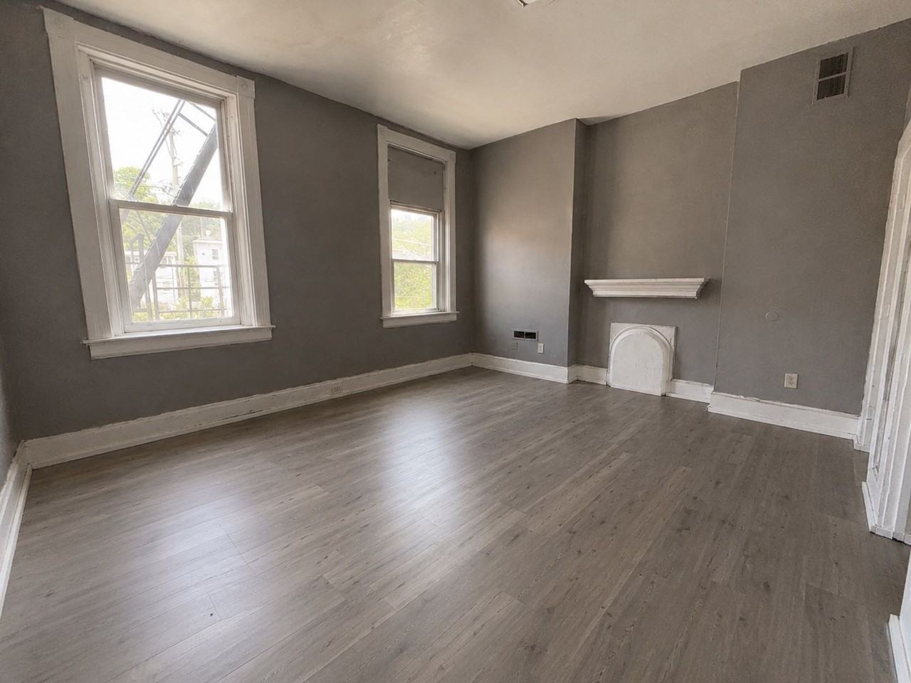 2281 Vine St - Photo 6 of 18