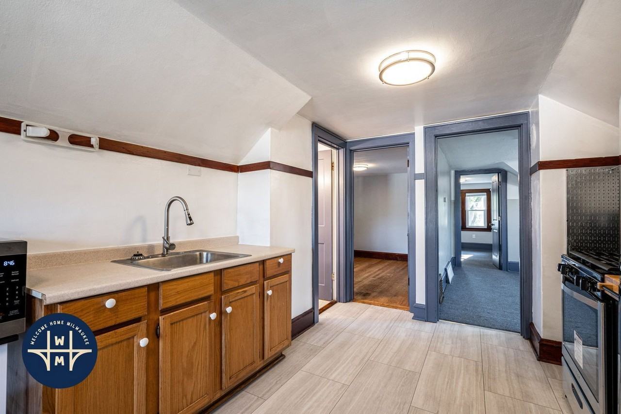 8208 W Lincoln Ave - Photo 3 of 10