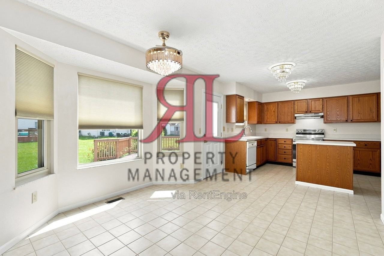 6058 Northcliff Ct - Photo 4 of 18