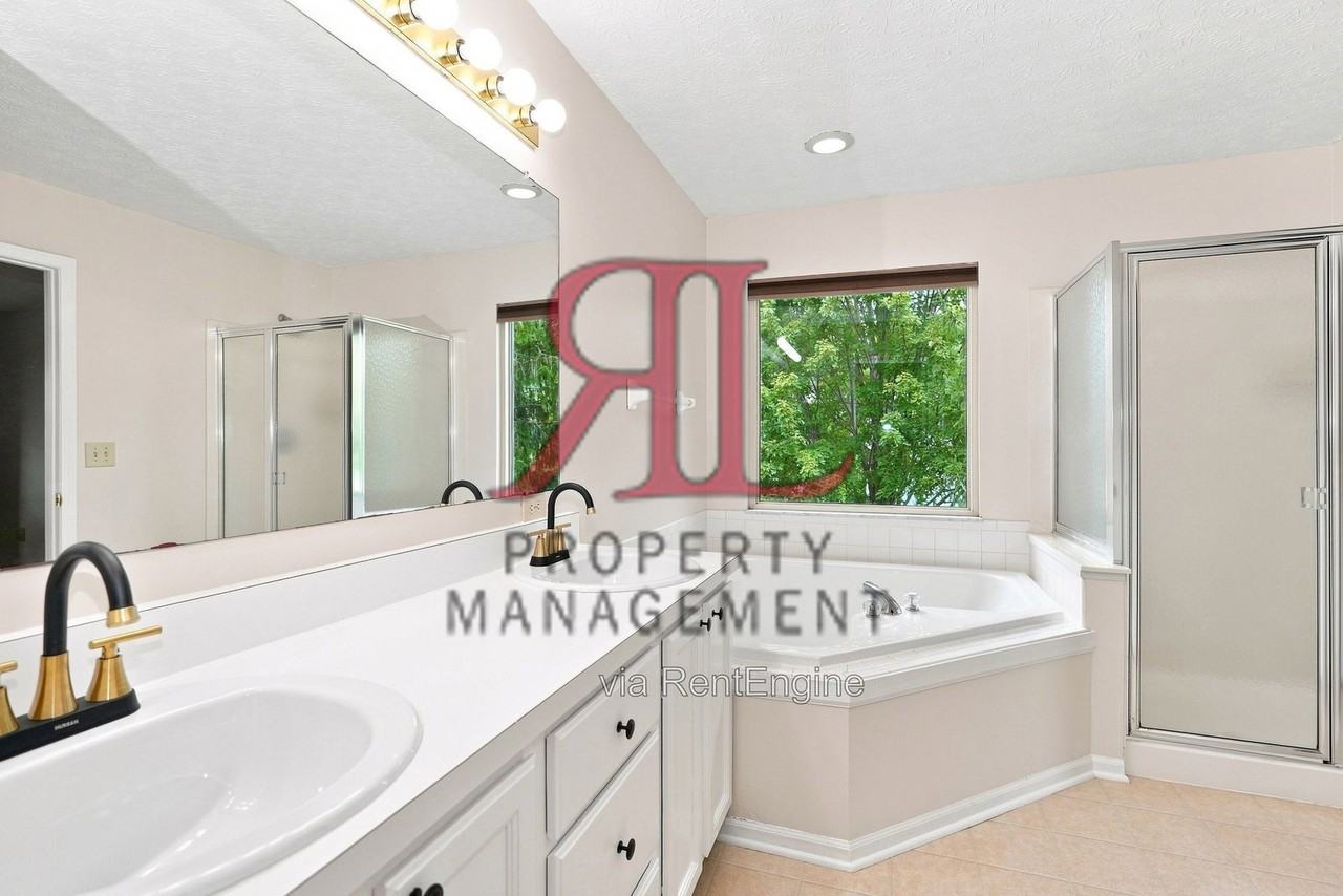 6058 Northcliff Ct - Photo 7 of 18
