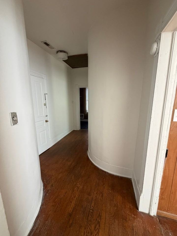705 Windsor Ave #2 - Photo 3 of 15