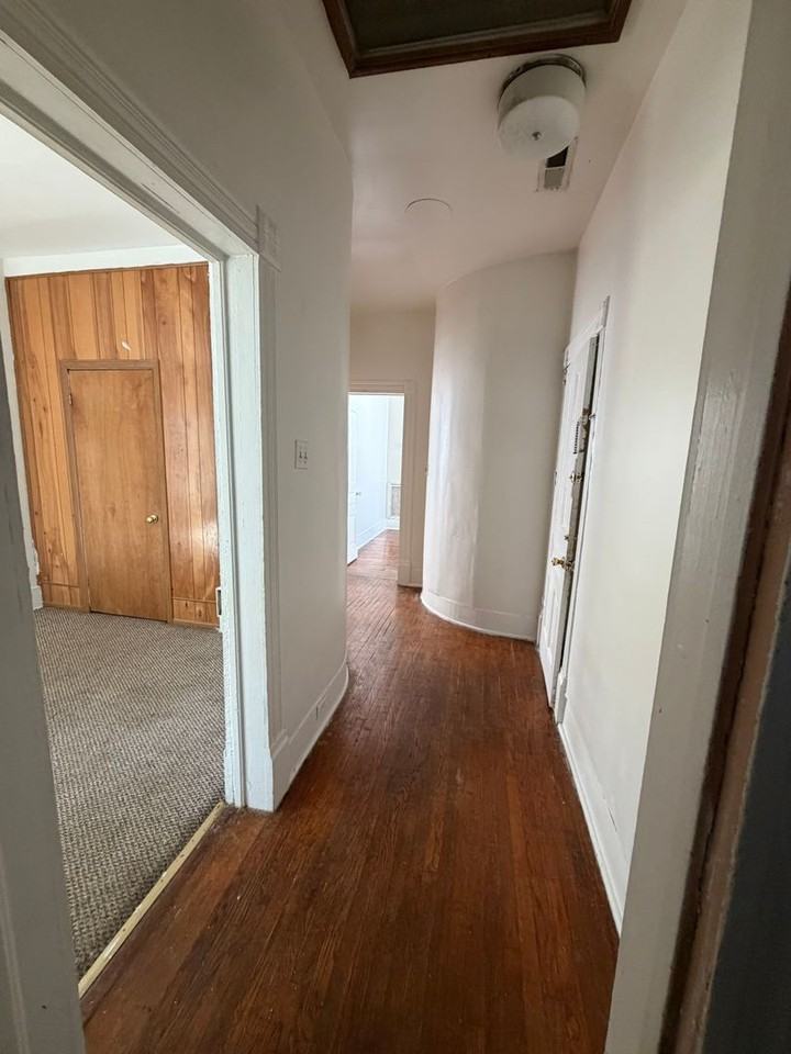 705 Windsor Ave #2 - Photo 4 of 15