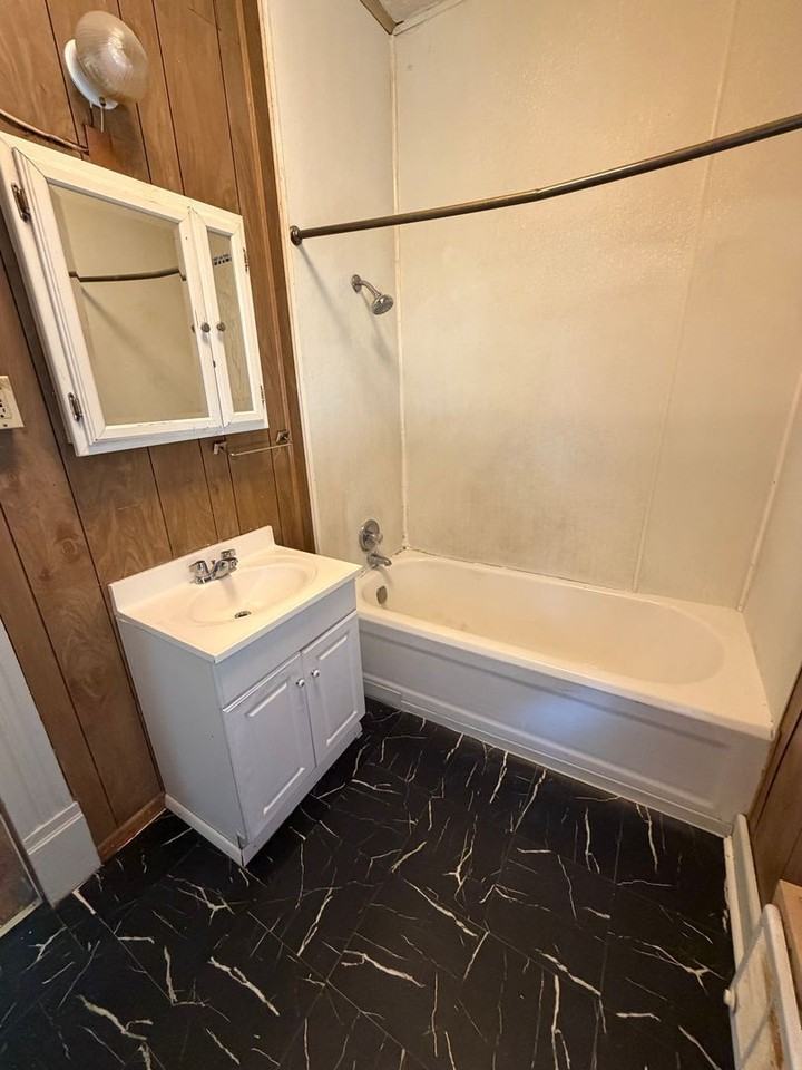 705 Windsor Ave #2 - Photo 5 of 15