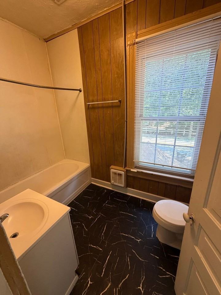 705 Windsor Ave #2 - Photo 6 of 15