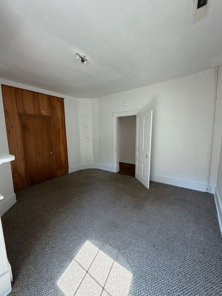 705 Windsor Ave #2 - Photo 7 of 15