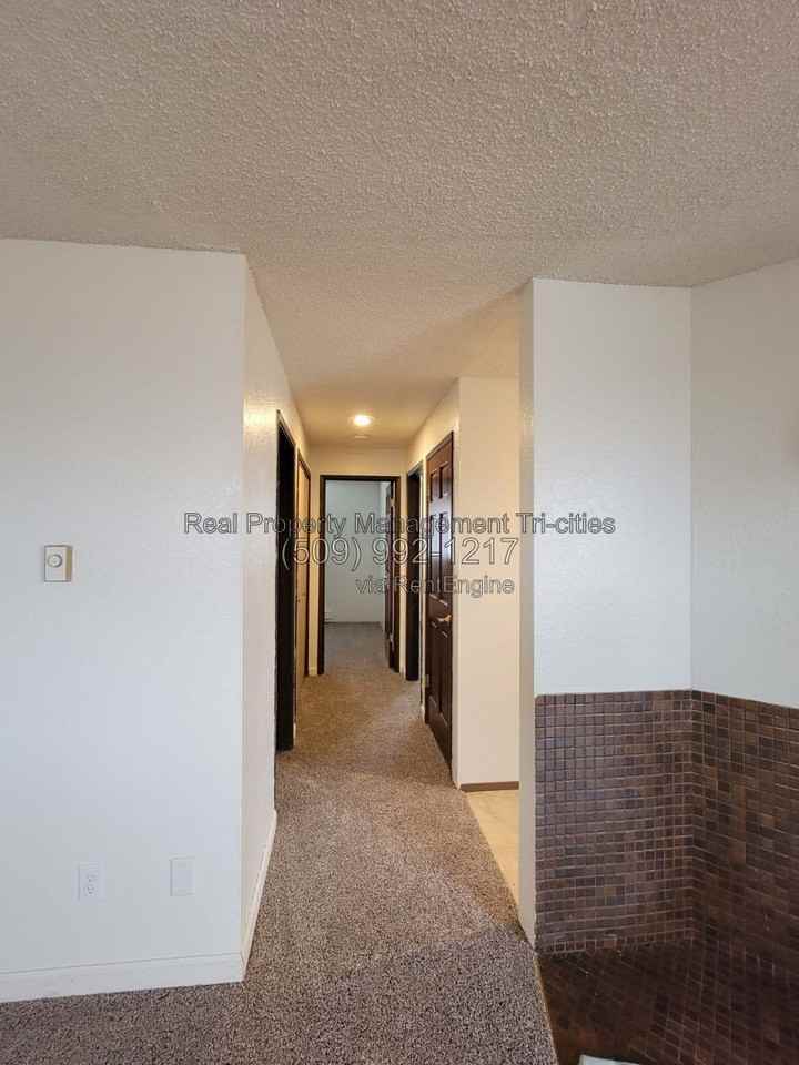 1102 S Olympia Pl #B - Photo 5 of 8