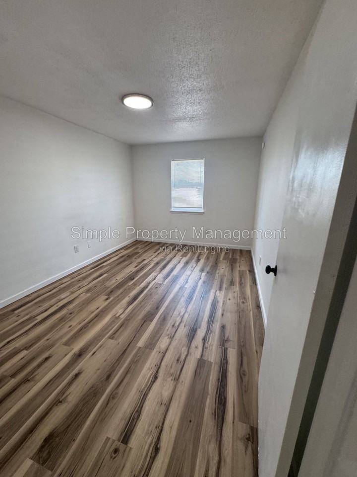 5825 Nw 34th St #19 - Photo 4 of 6