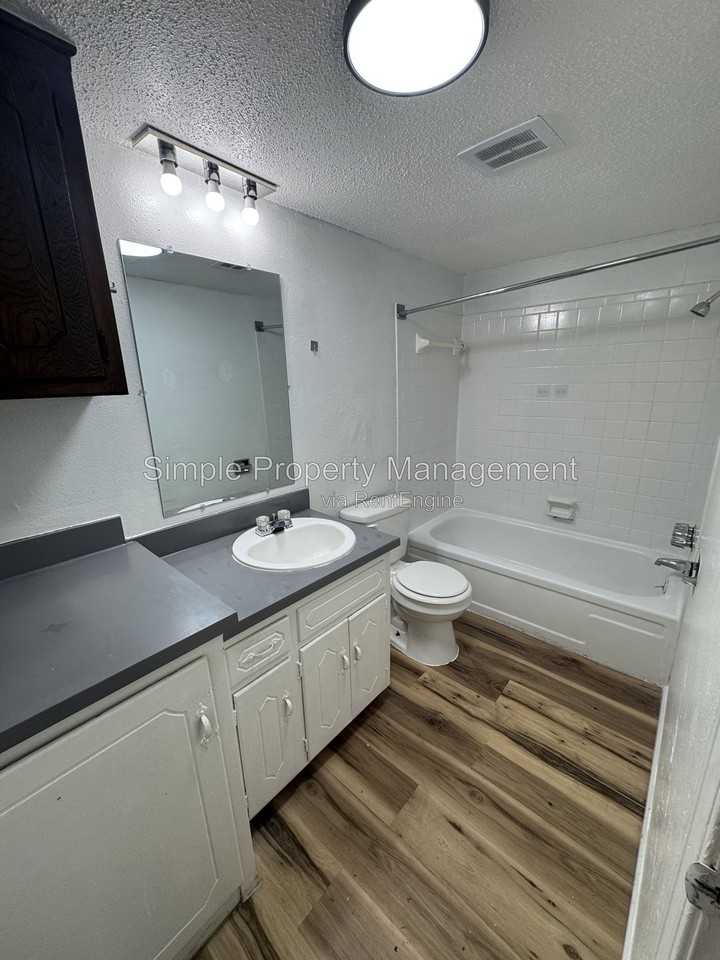 5825 Nw 34th St #19 - Photo 6 of 6