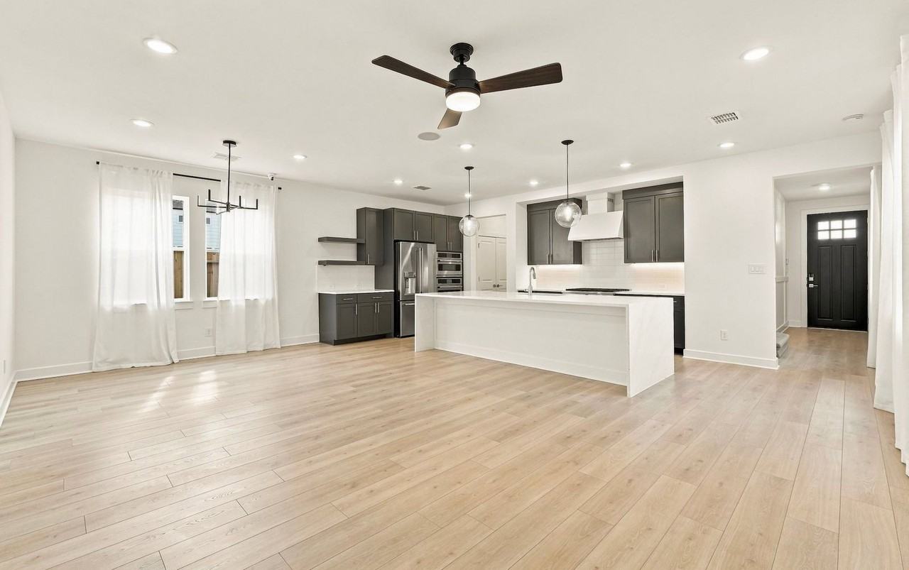 2305 Via Laura Ln - Photo 6 of 30