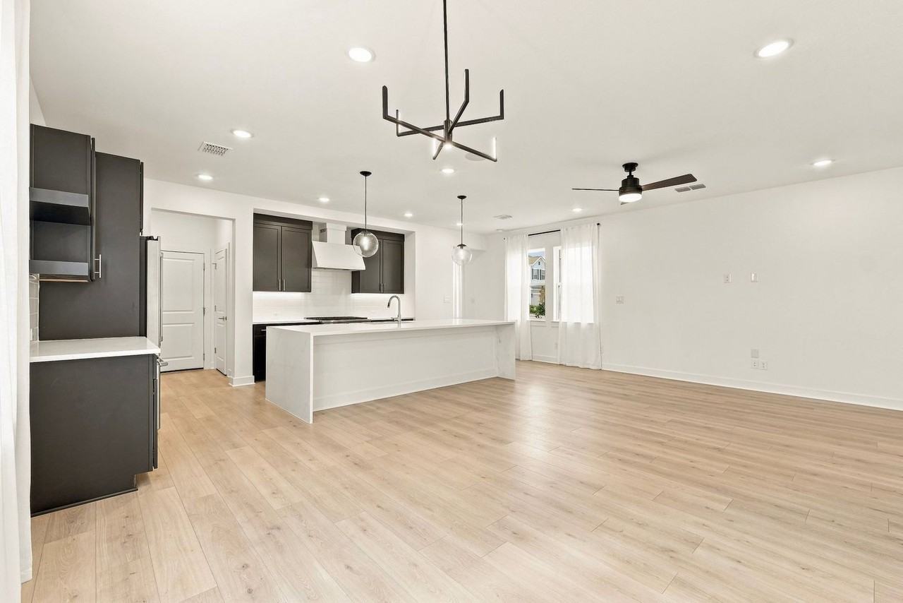 2305 Via Laura Ln - Photo 7 of 30