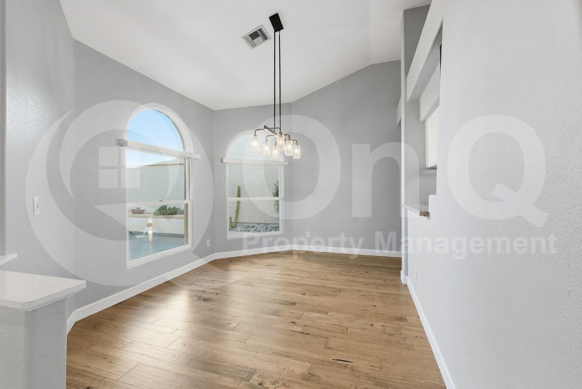 11765 N 112th St - Photo 6 of 28