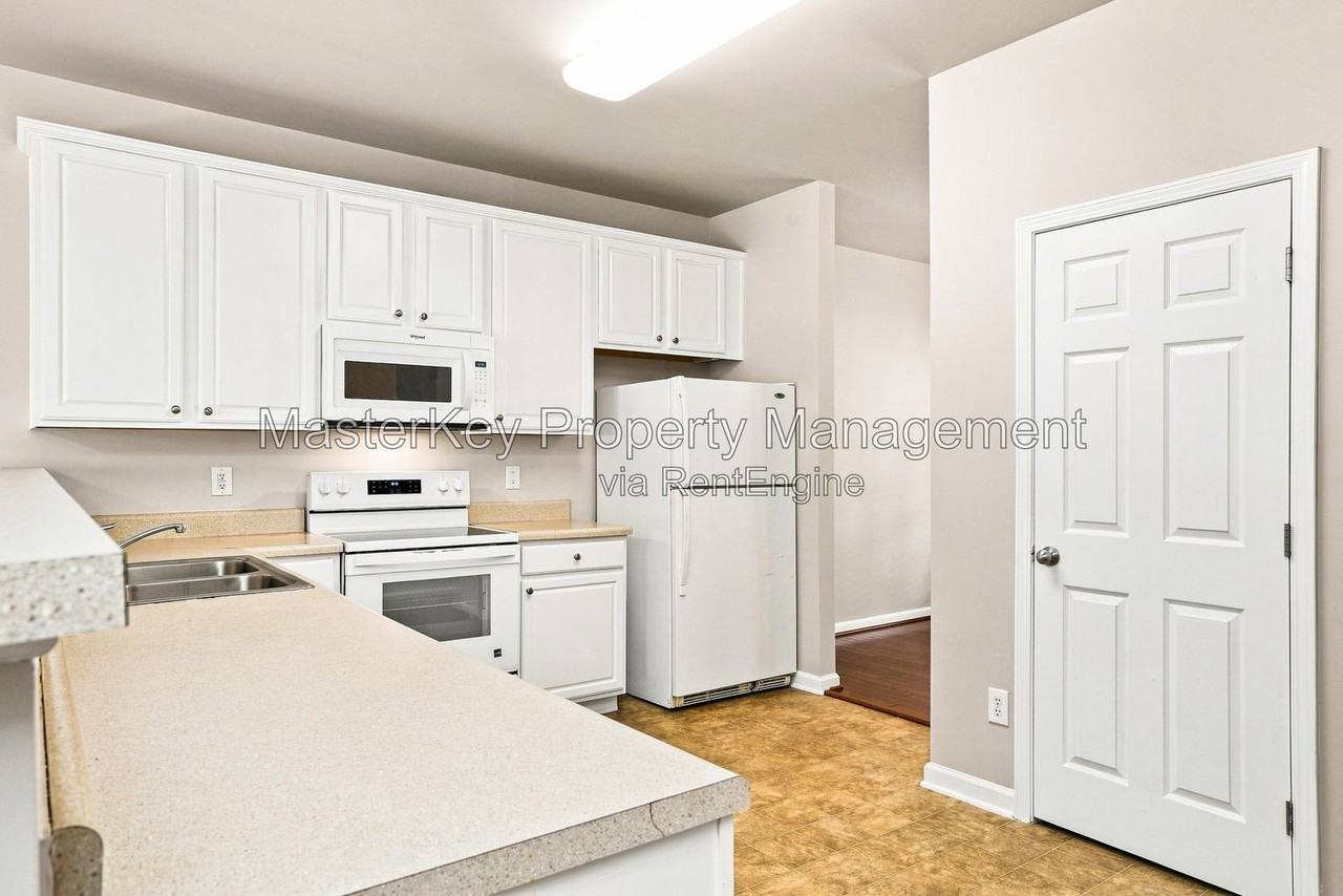 508 Bayou Ct - Photo 3 of 33