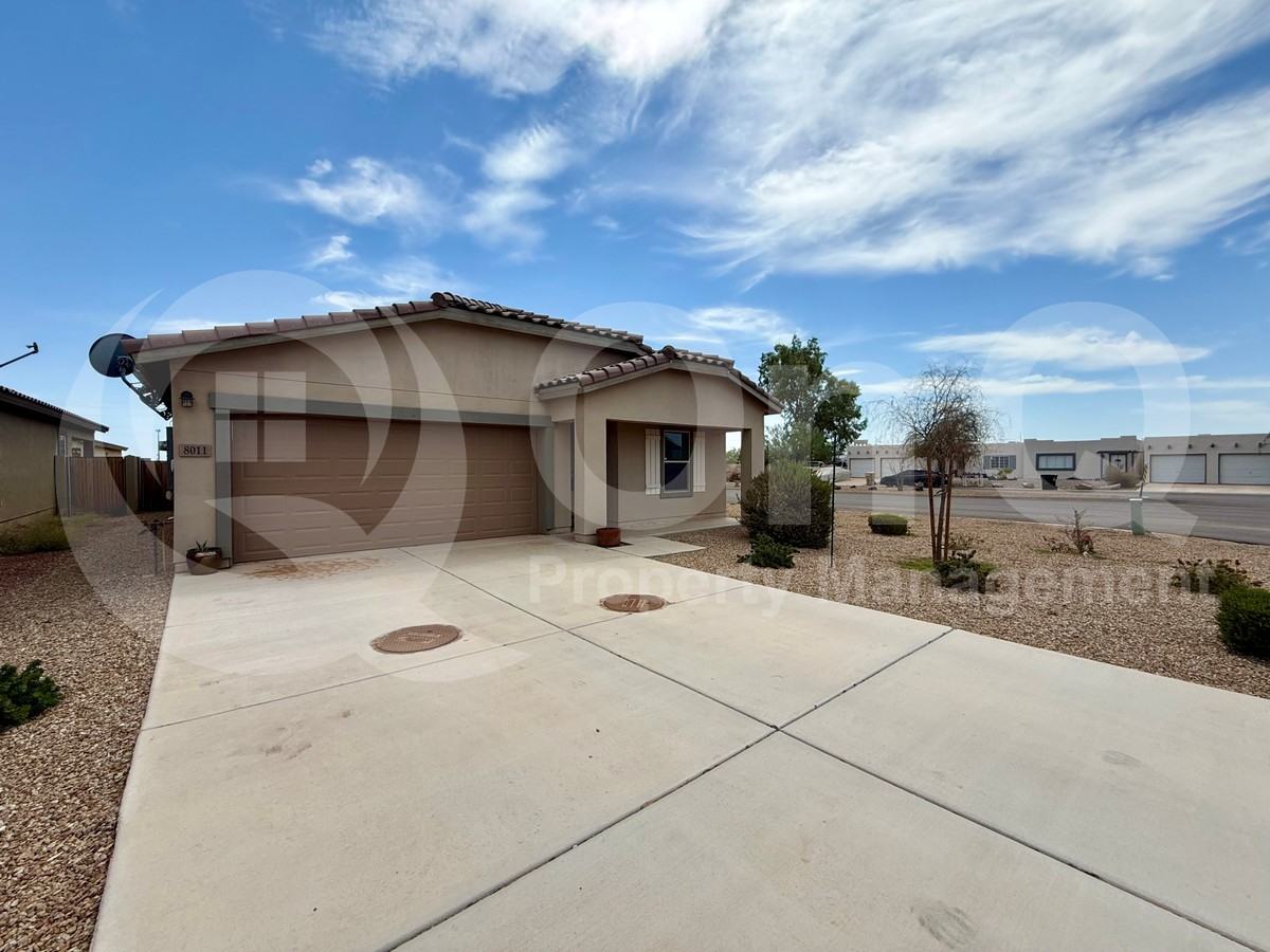8011 S Magic Dr - Photo 2 of 37