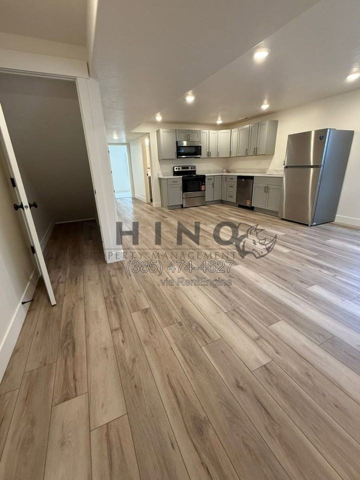 2851 N Chokecherry Dr - Photo 2 of 17